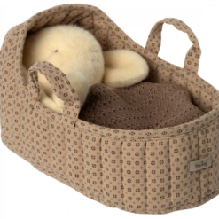 Alternative view of Carrycot, Large- Sand